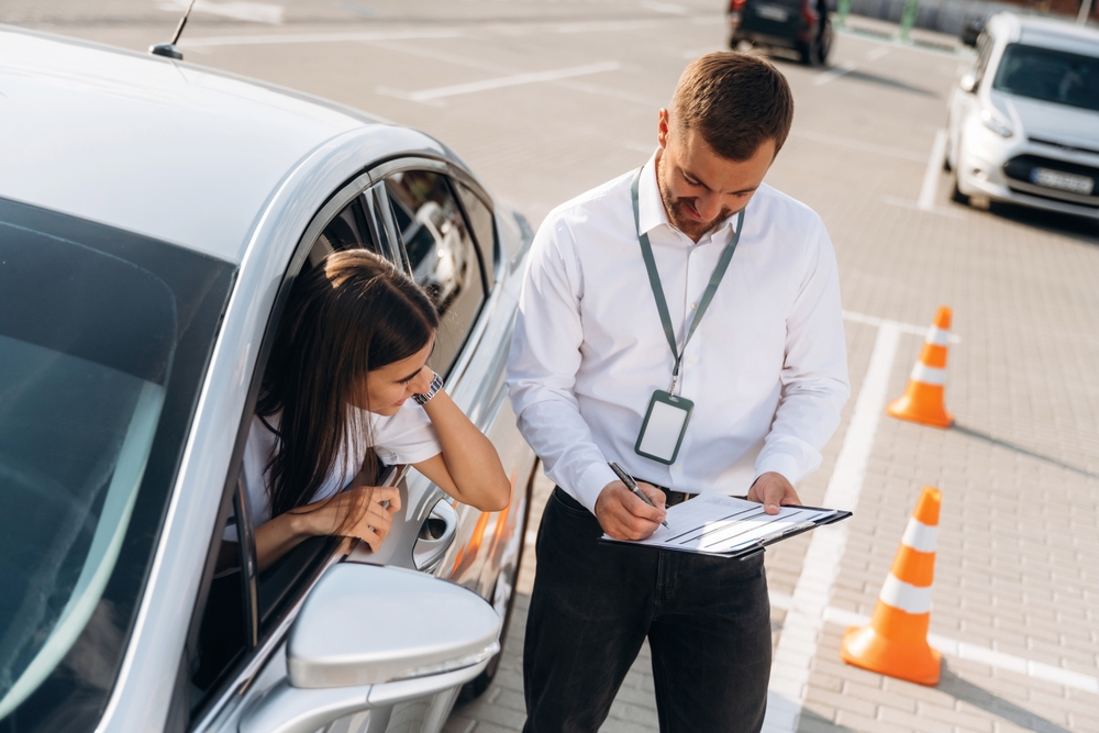 By,The,Guidance,Of,Man.,Woman,Is,Trying,To,Pass